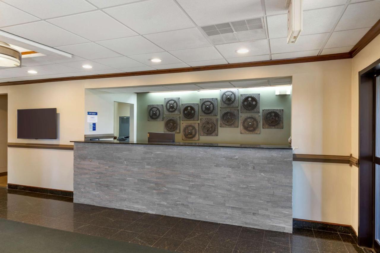 Best Western Plus South Hill Inn Bagian luar foto