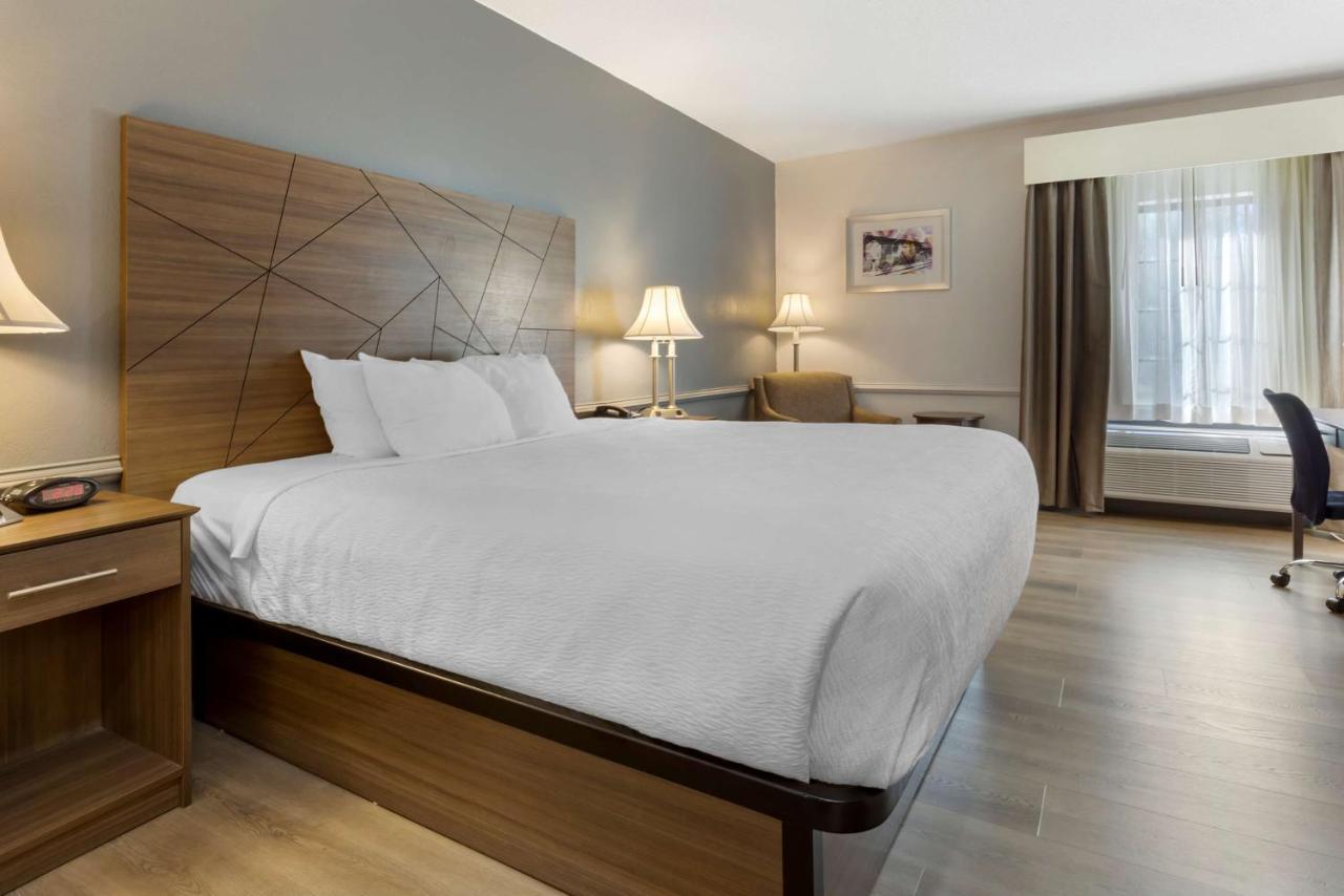 Best Western Plus South Hill Inn Bagian luar foto