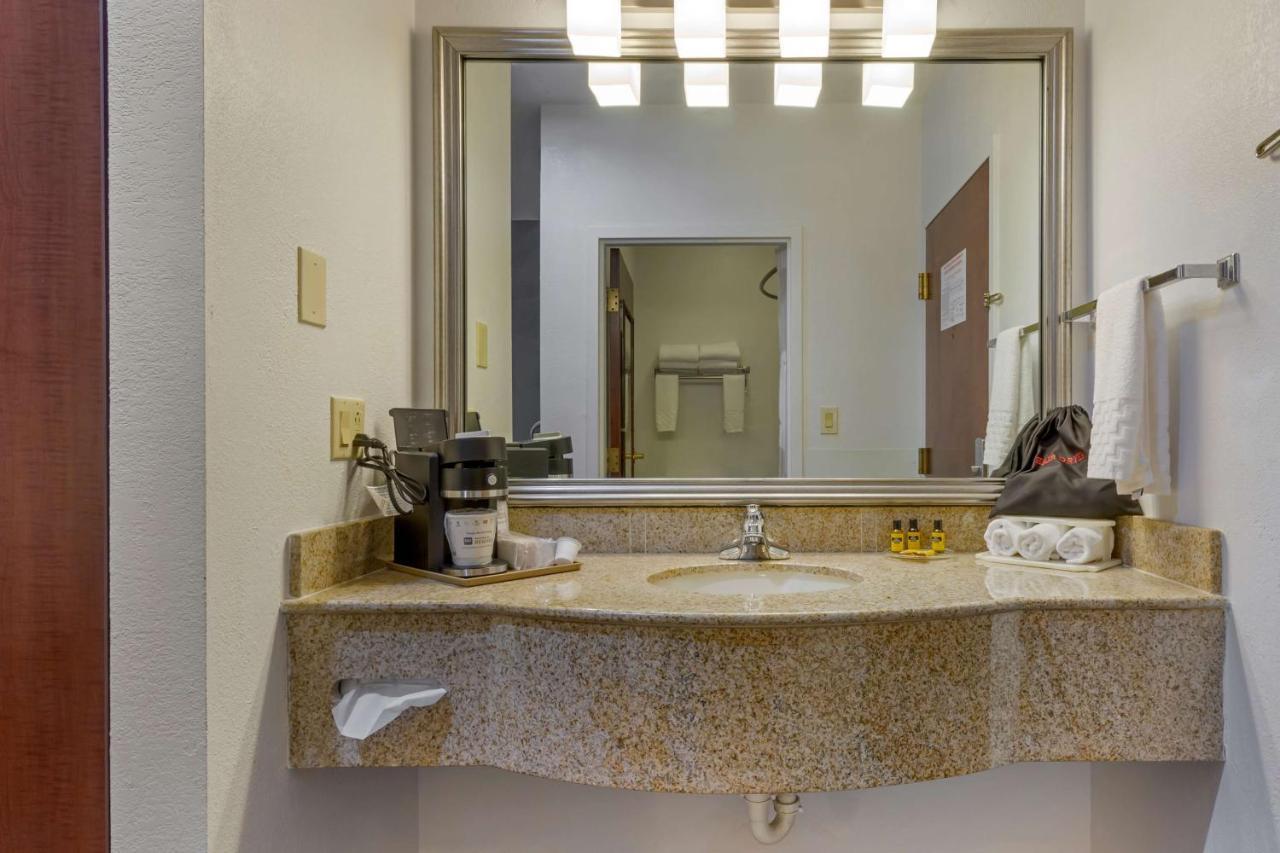 Best Western Plus South Hill Inn Bagian luar foto