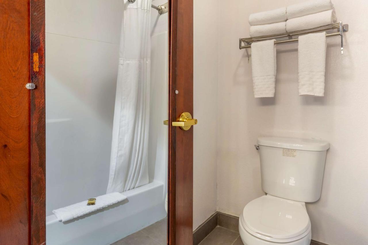 Best Western Plus South Hill Inn Bagian luar foto