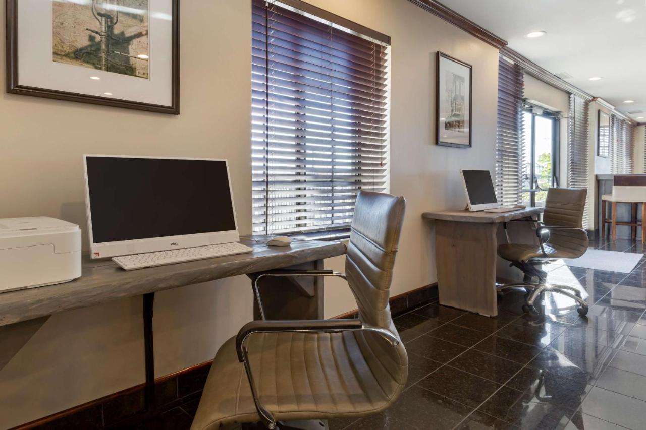 Best Western Plus South Hill Inn Bagian luar foto