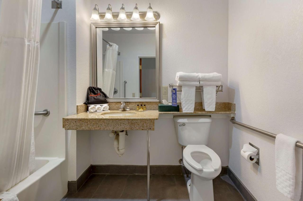 Best Western Plus South Hill Inn Bagian luar foto