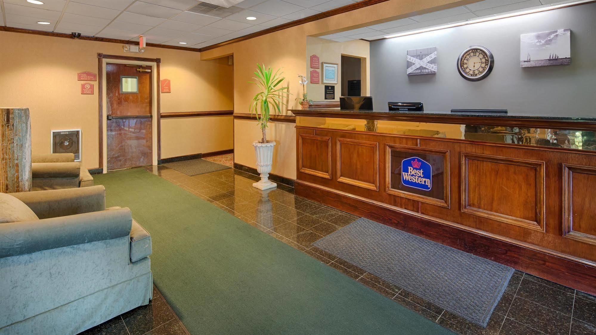 Best Western Plus South Hill Inn Bagian luar foto